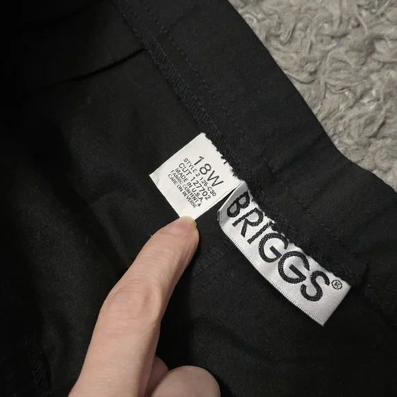 Briggs Women's 18W Black Capri Cropped Pants Stretch NWT Business Casual Preppy - Picture 2 of 10